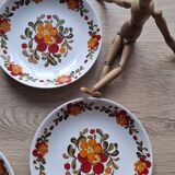 Set of 6 Moulin des Loups plates with red flowers