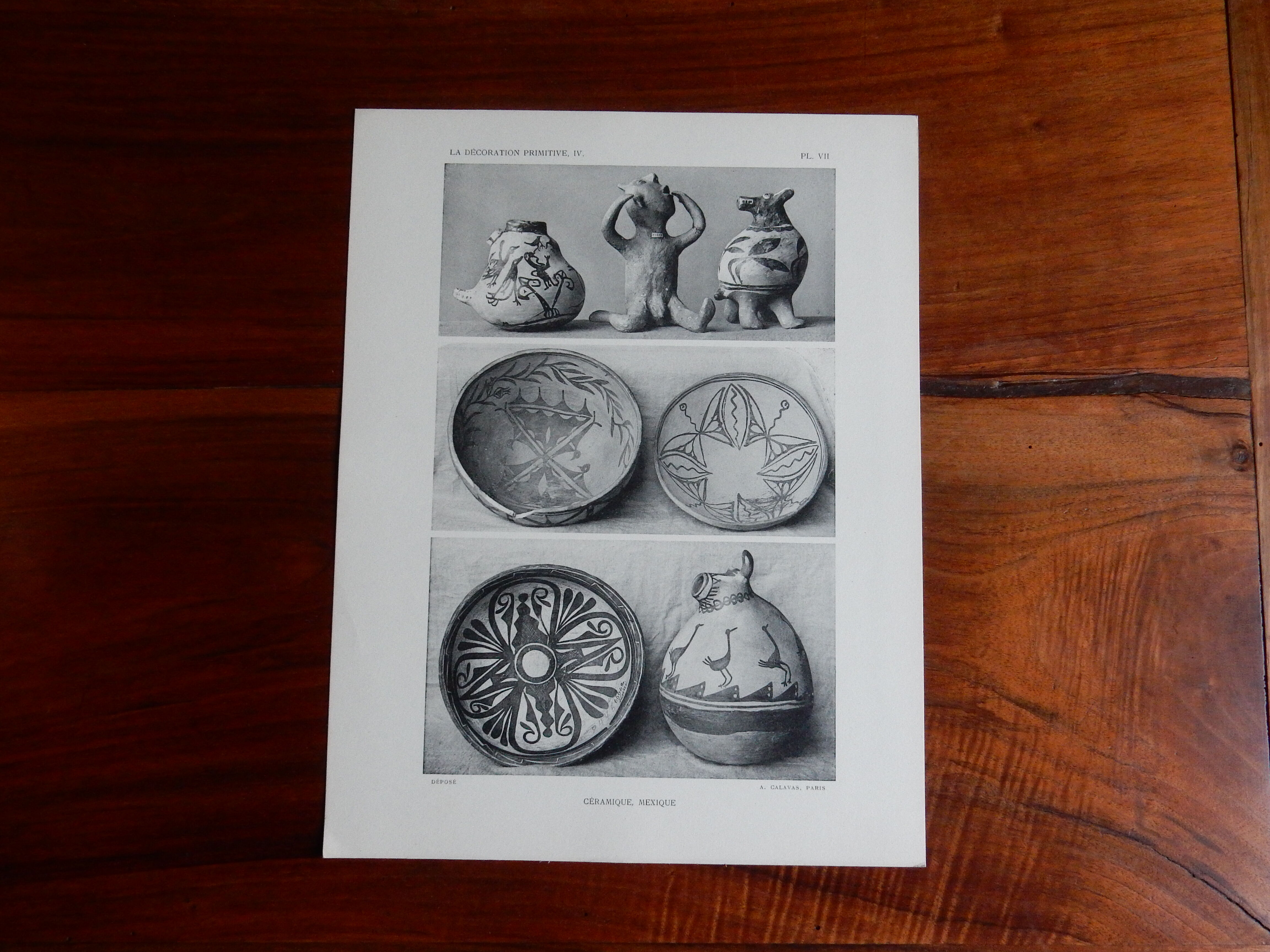 Traditional ceramics of Mexico board Primitive decoration