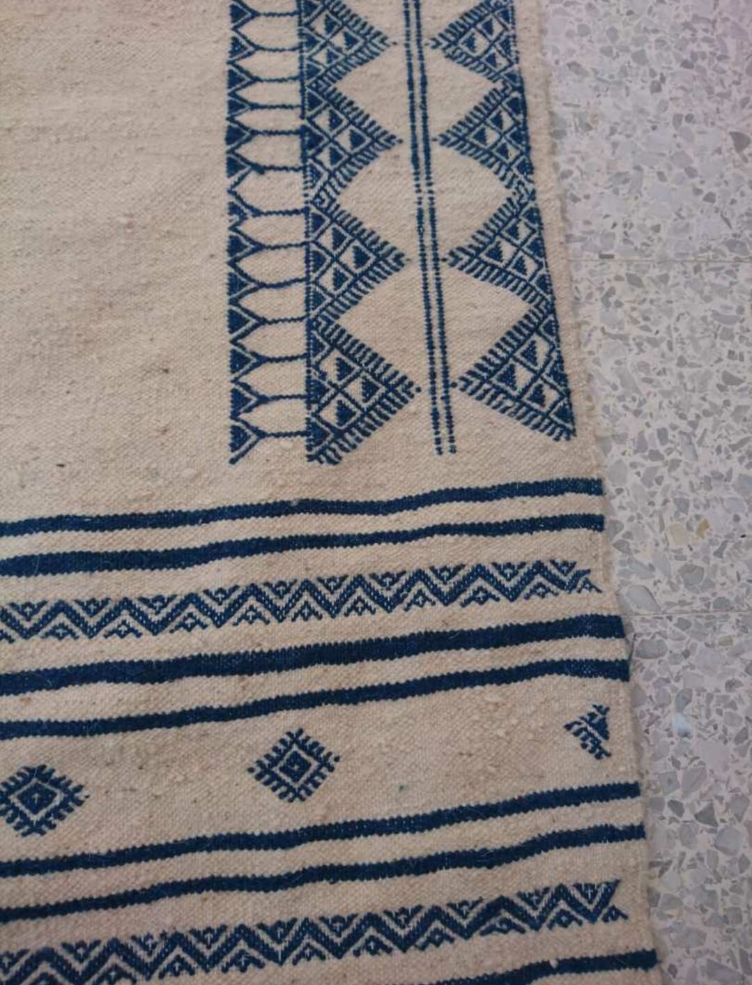 Beige and blue carpet 195x105cm