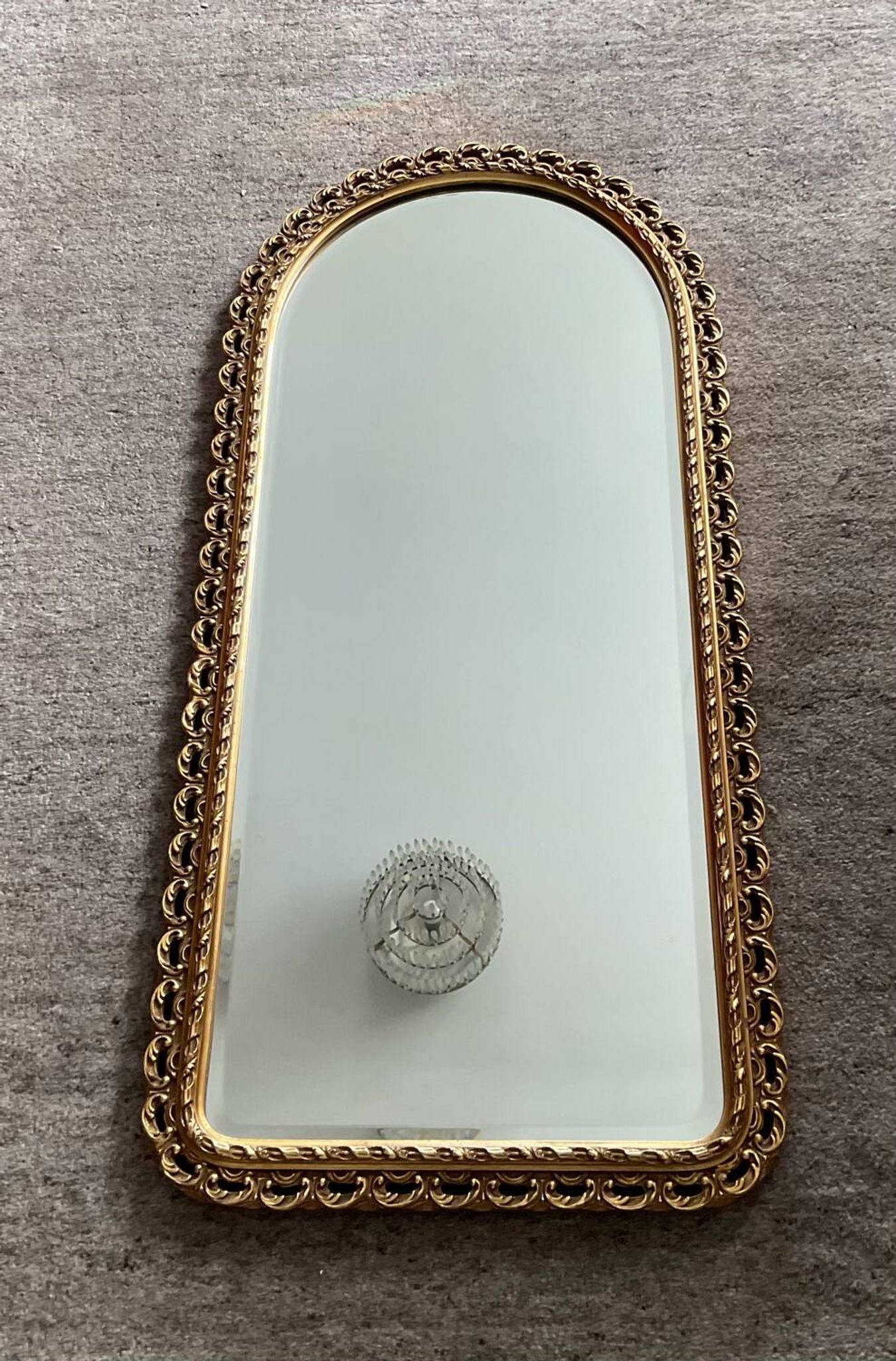 Ancien miroir en bois doré et verre biseauté