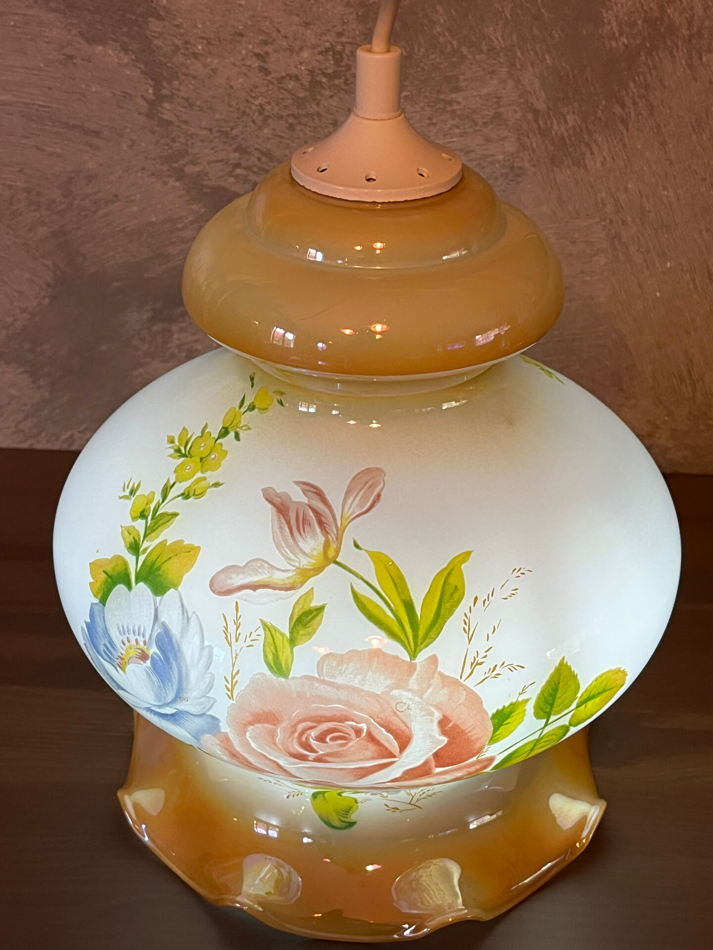 Vintage suspension in iridescent opaline floral – Verrerie de Vianne – Ét