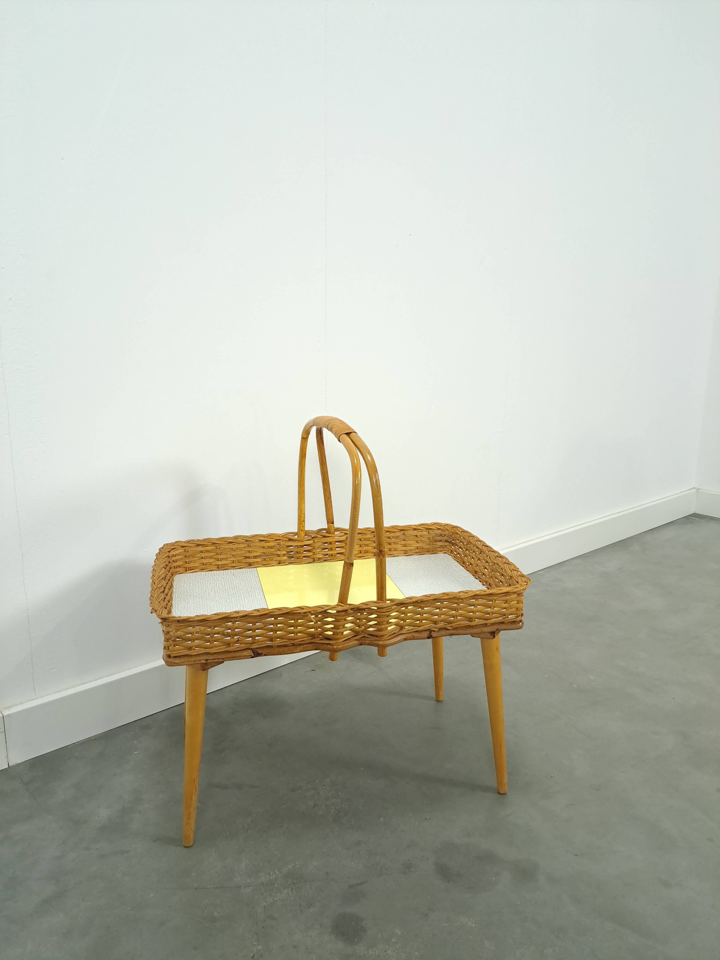 Rattan vintage tray on legs with yellow formica, fruit basket