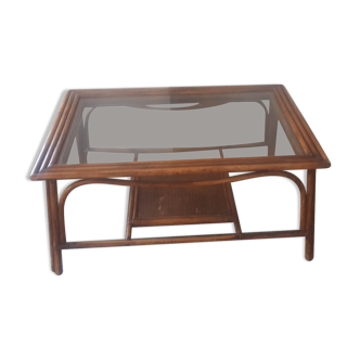 Table basse en rotin et plateau en verre