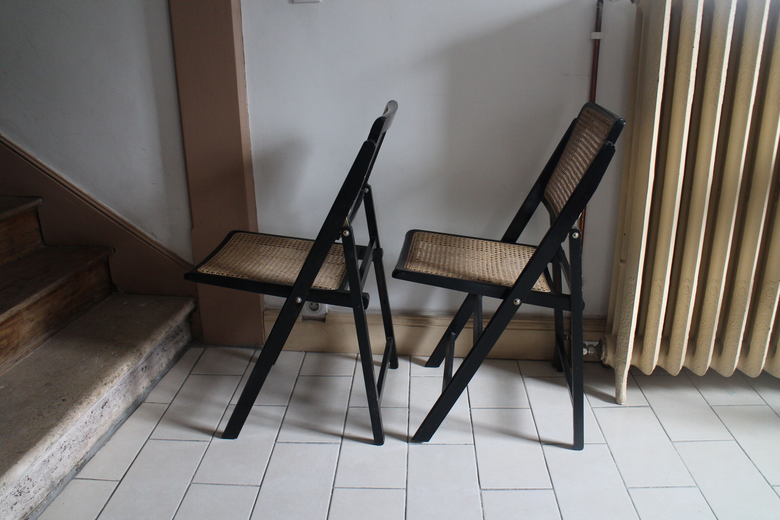 Paire de chaises pliantes bois et cannage