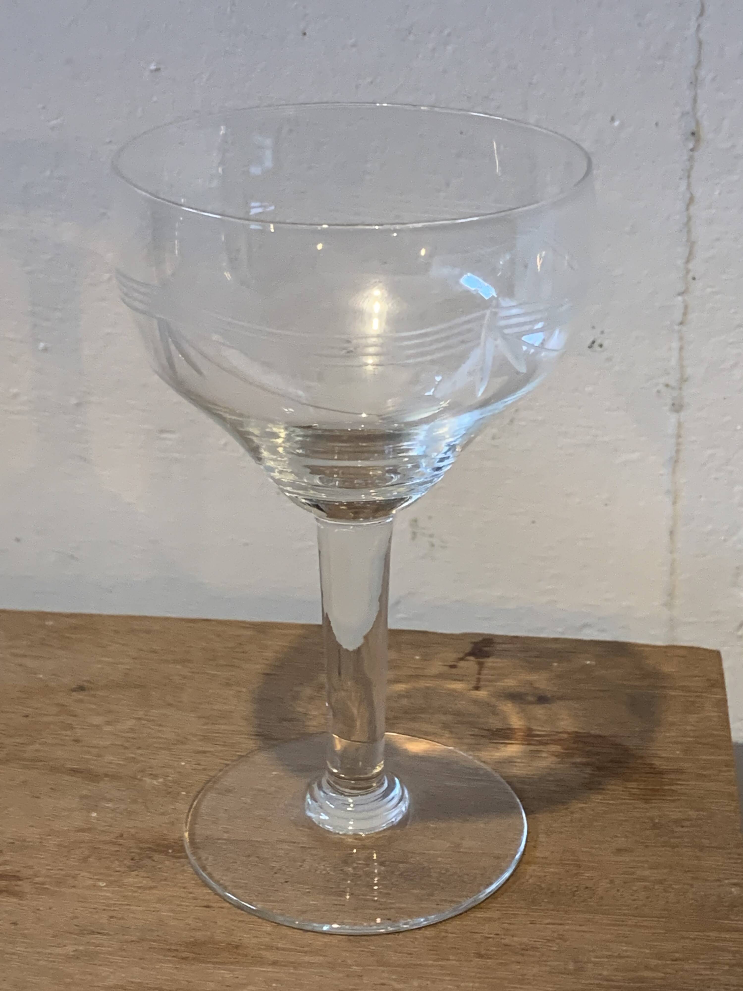 10 wine glasses, carved transparent glass, art deco cups, old and trendy