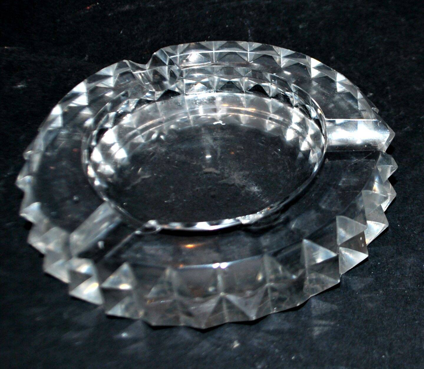 Crystal ashtray Saint-Louis model Diamond Art Deco size 11167