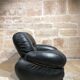 Paire de fauteuils en cuir noir d'Adriano Piazzesi