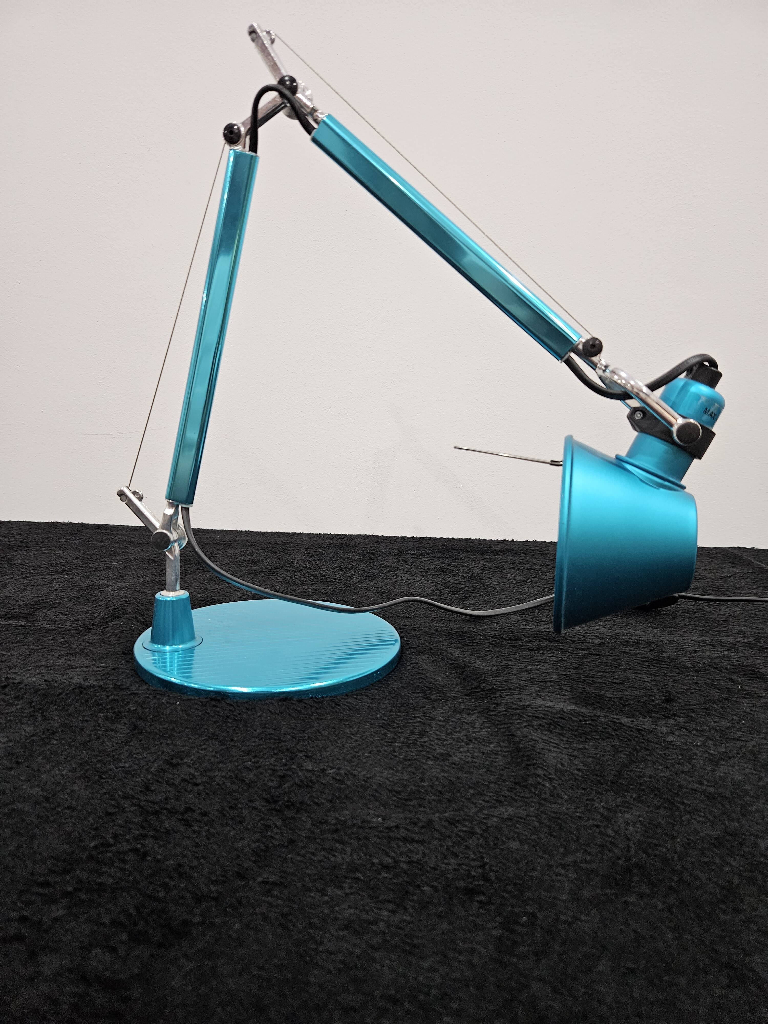 Artemide Tolomeo desk lamp, Design: Michele De Lucchi, Giancarlo Fassina.