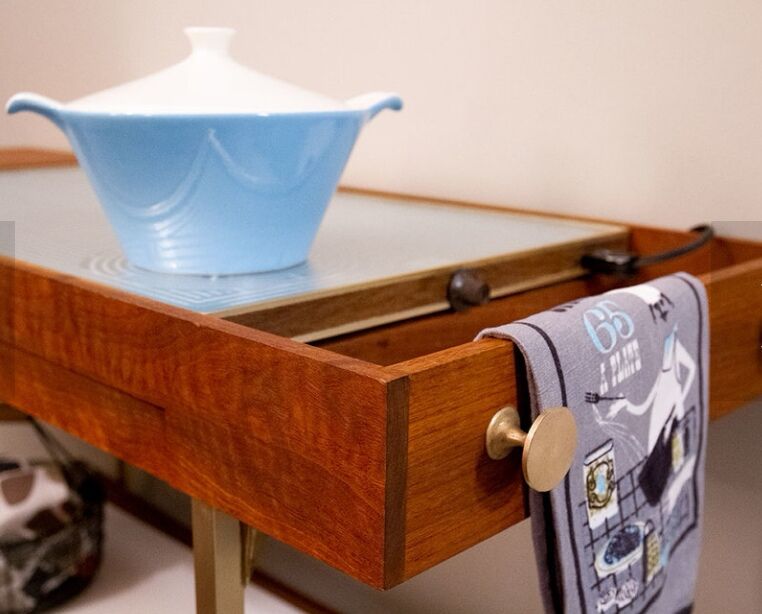 Rolling dessert bar server by Paul McCobb for Salton Hotray