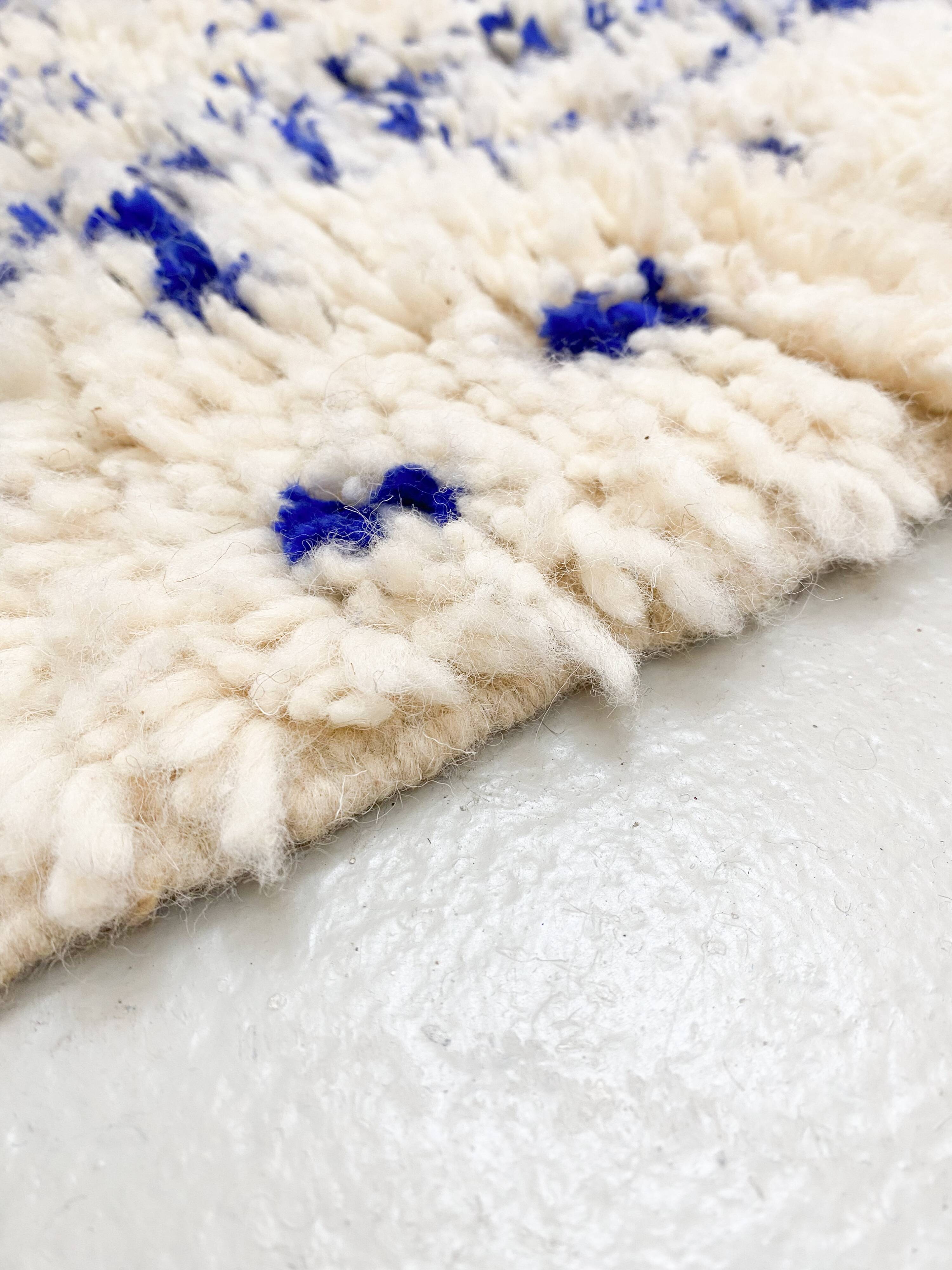 Azilal Moroccan Berber rug with majorelle blue patterns 1.40x0.92m