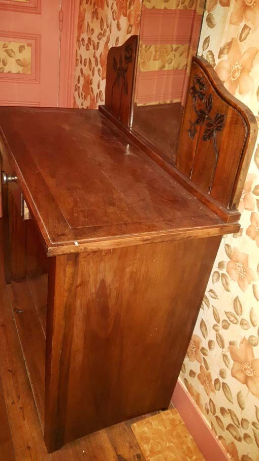 Art deco dressing table