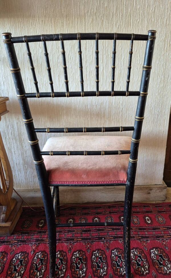 Petite chaise Napoléon III en bambou noir et assise velours rouge