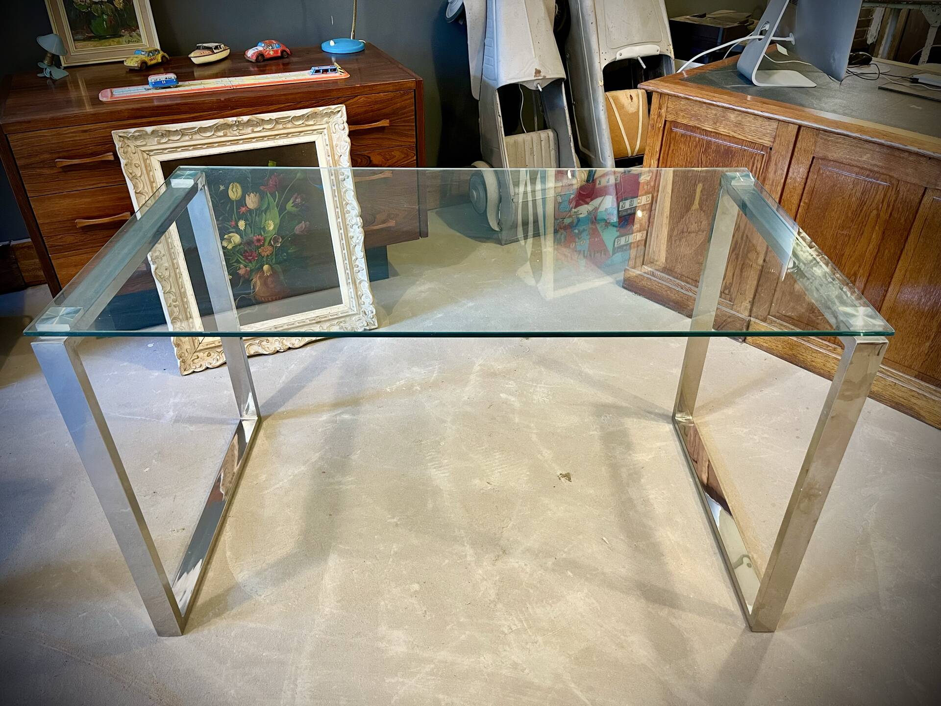 Ancien bureau en verre