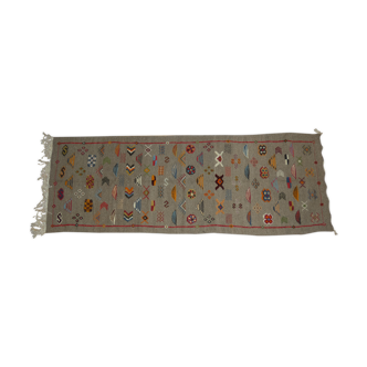 Tapis berbère laine tissé et brodé du haut atlas