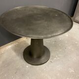 Table ronde industrielle en métal gris