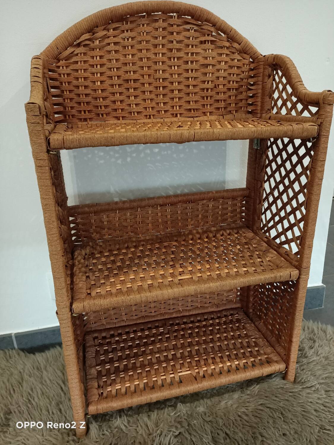Folding rattan shelf