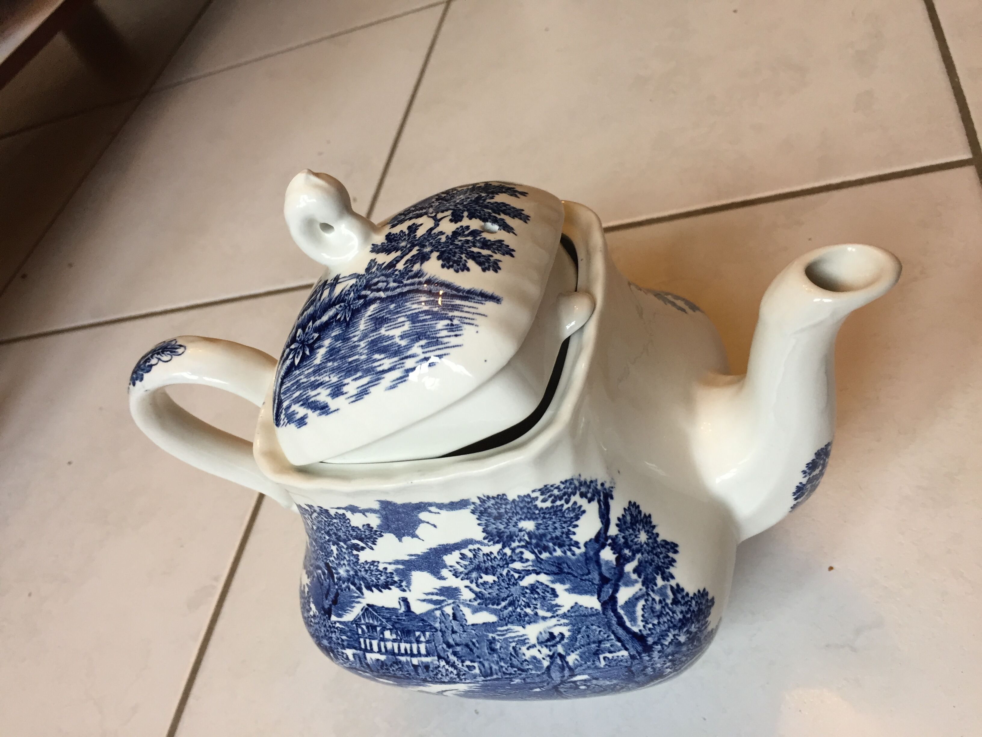 Vintage English teapot The Hunter by Myott