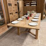 Table with integrated extensions