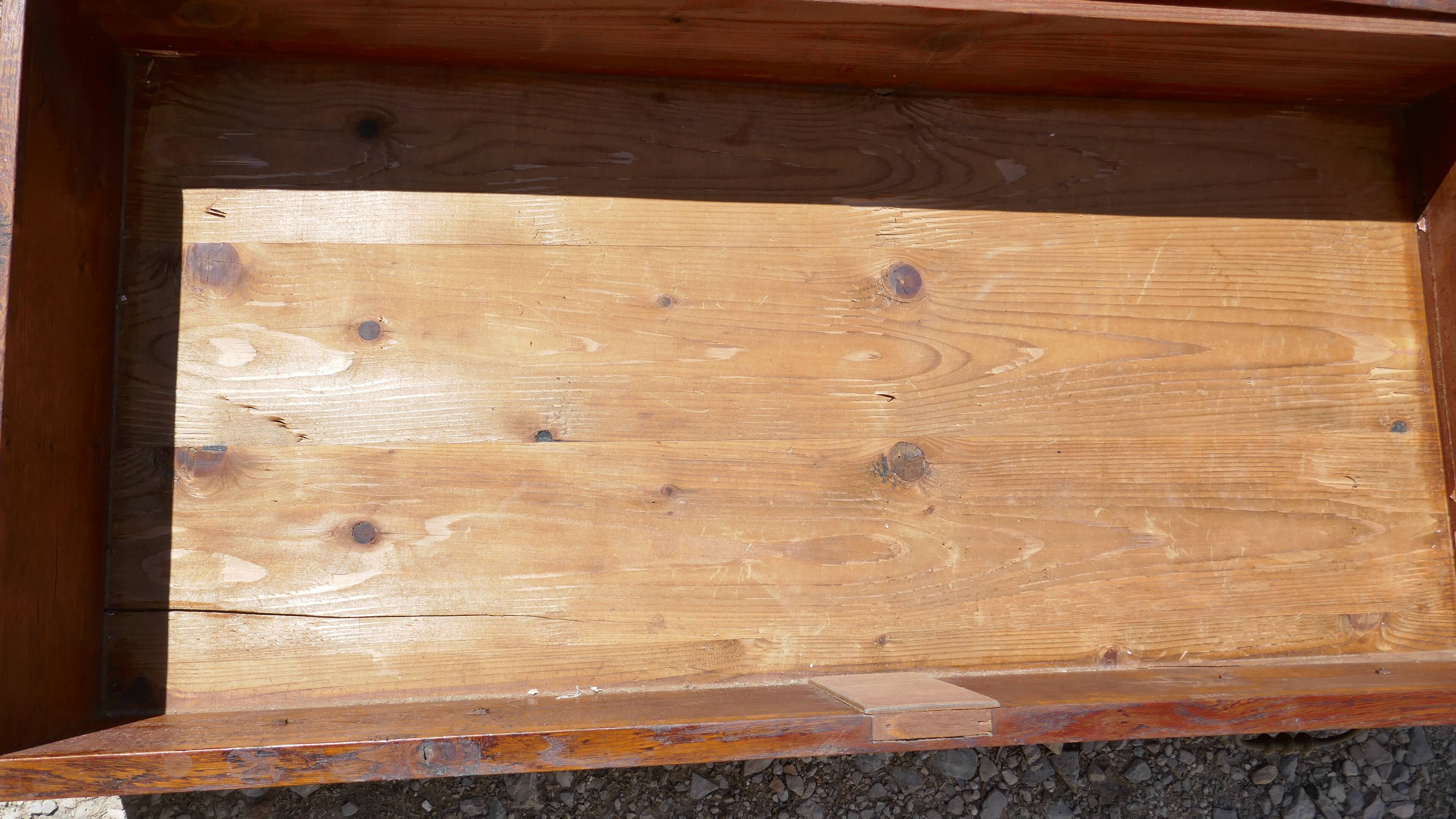 Old-timer 4-drawer walnut drawer