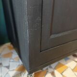 Parisian wardrobe revisited in black