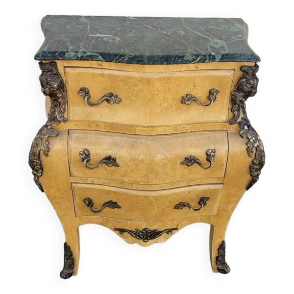 Commode galbée style Louis XV en marqueterie en loupe d'orme et bronze