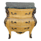 Commode galbée style Louis XV en marqueterie en loupe d'orme et bronze