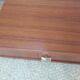 Paire de tables de chevet suspendues en teck