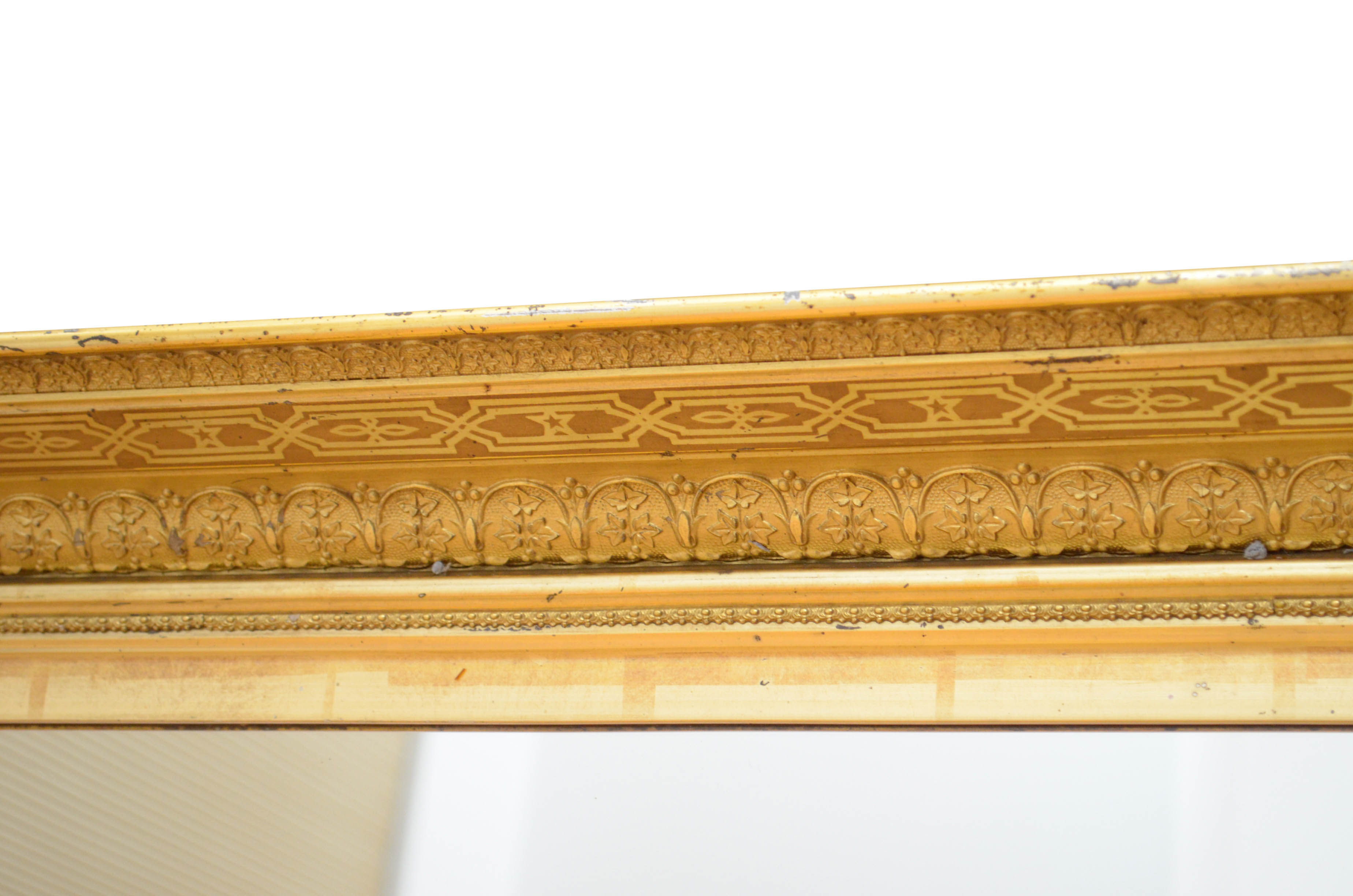Miroir mural en bois doré français - 86x105cm