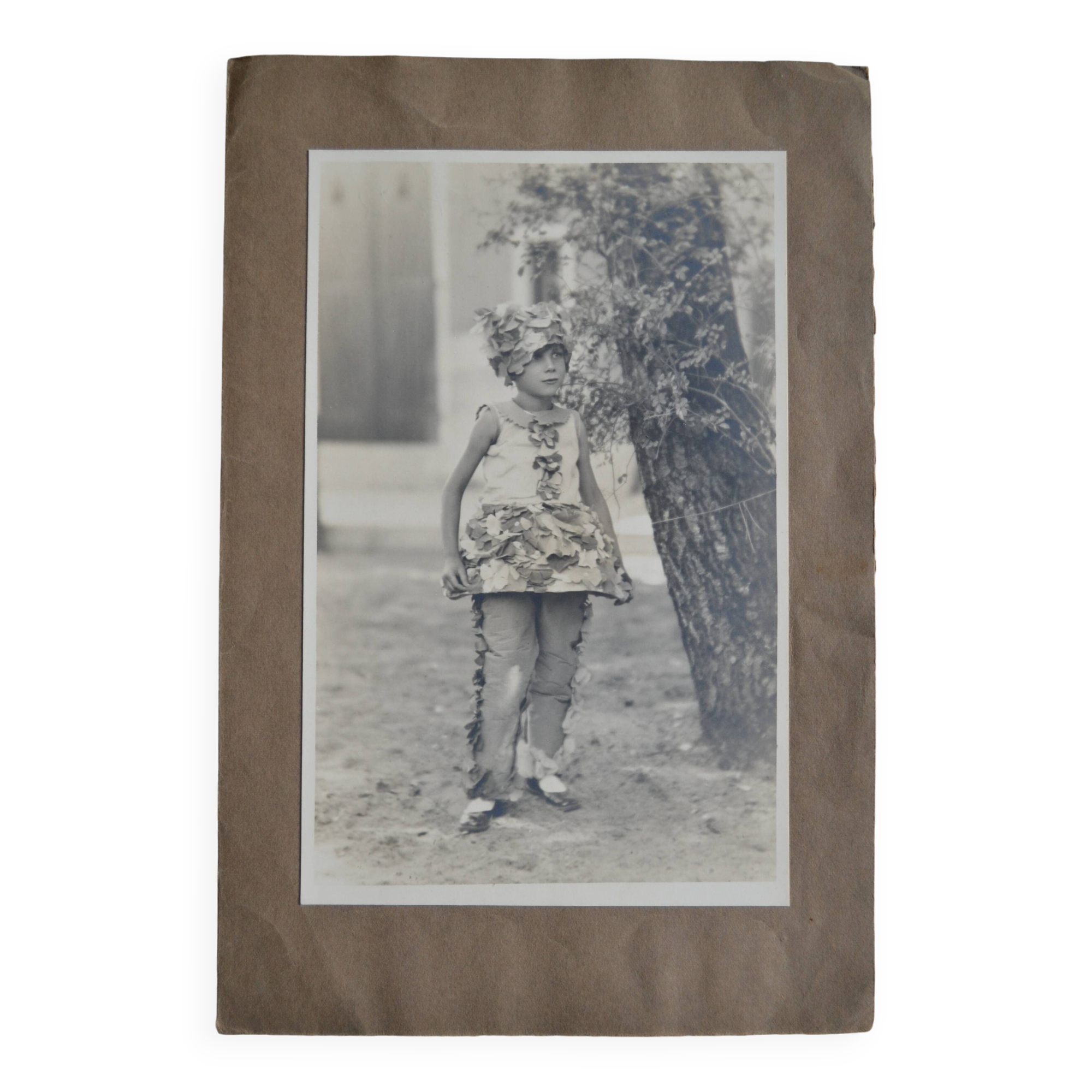 Old photo of a child girl