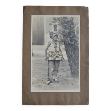 Old photo of a child girl