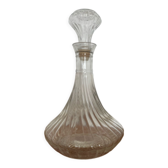 Glass decanter with stopper