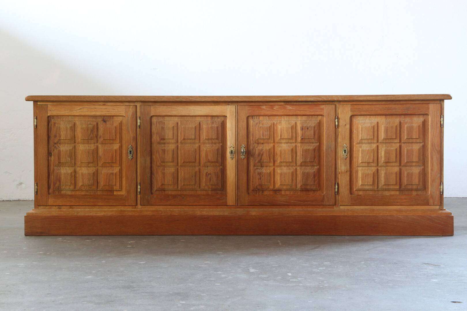 Vintage 1960/70s Danish Brutalist Light Oak Low Sideboard / Crezenda
