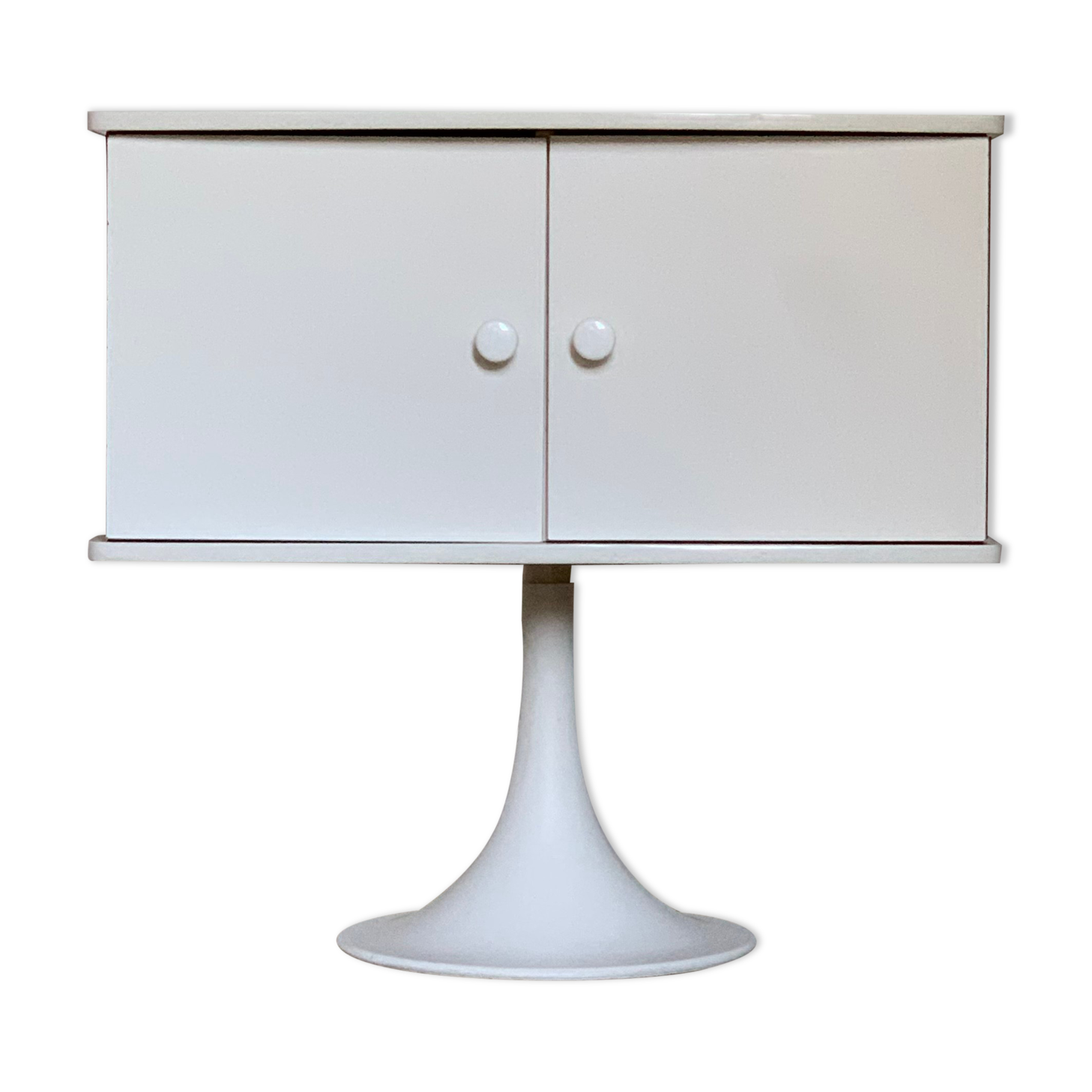 Vintage tulip foot buffet