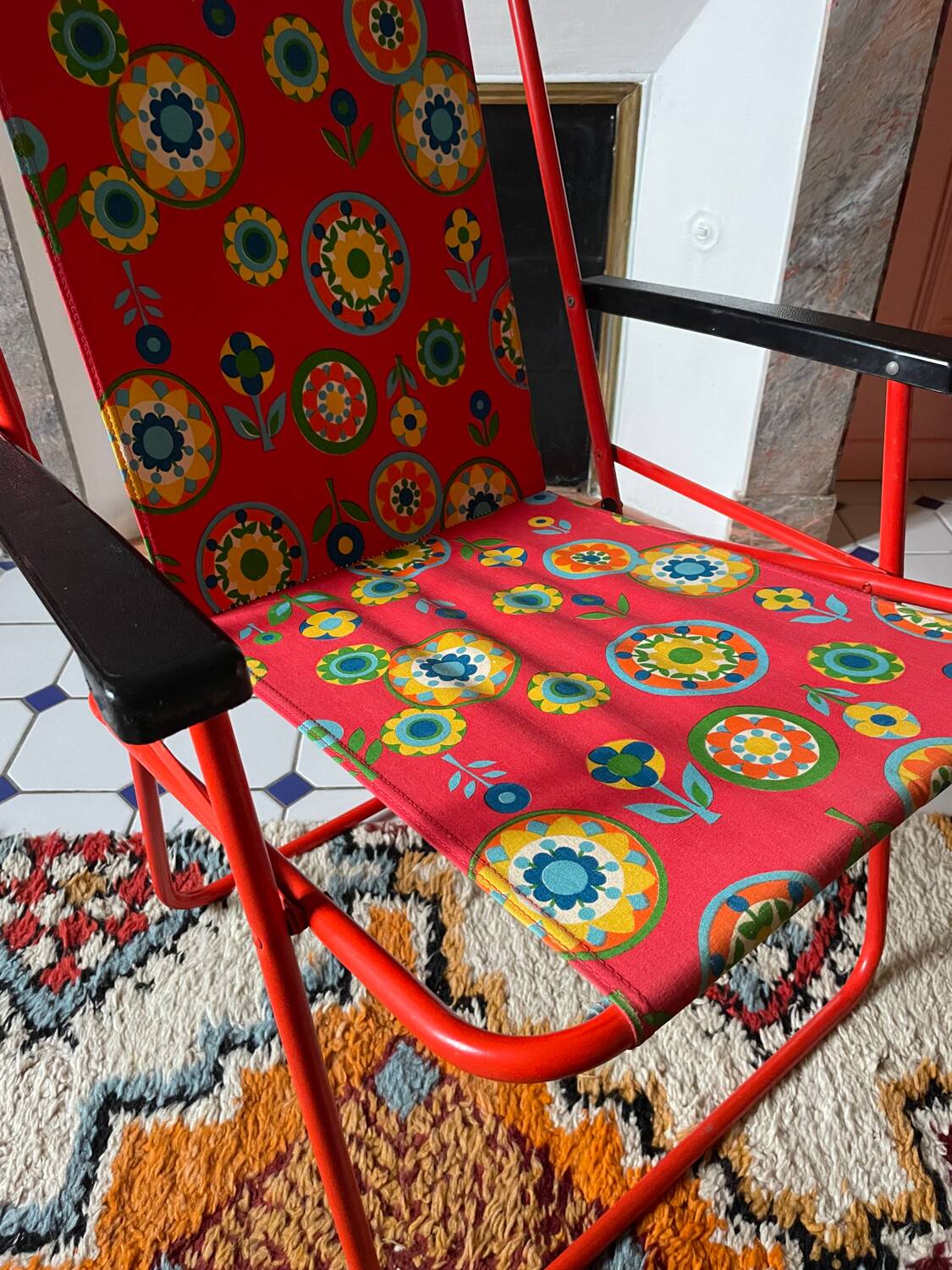 70' flowered folding chair