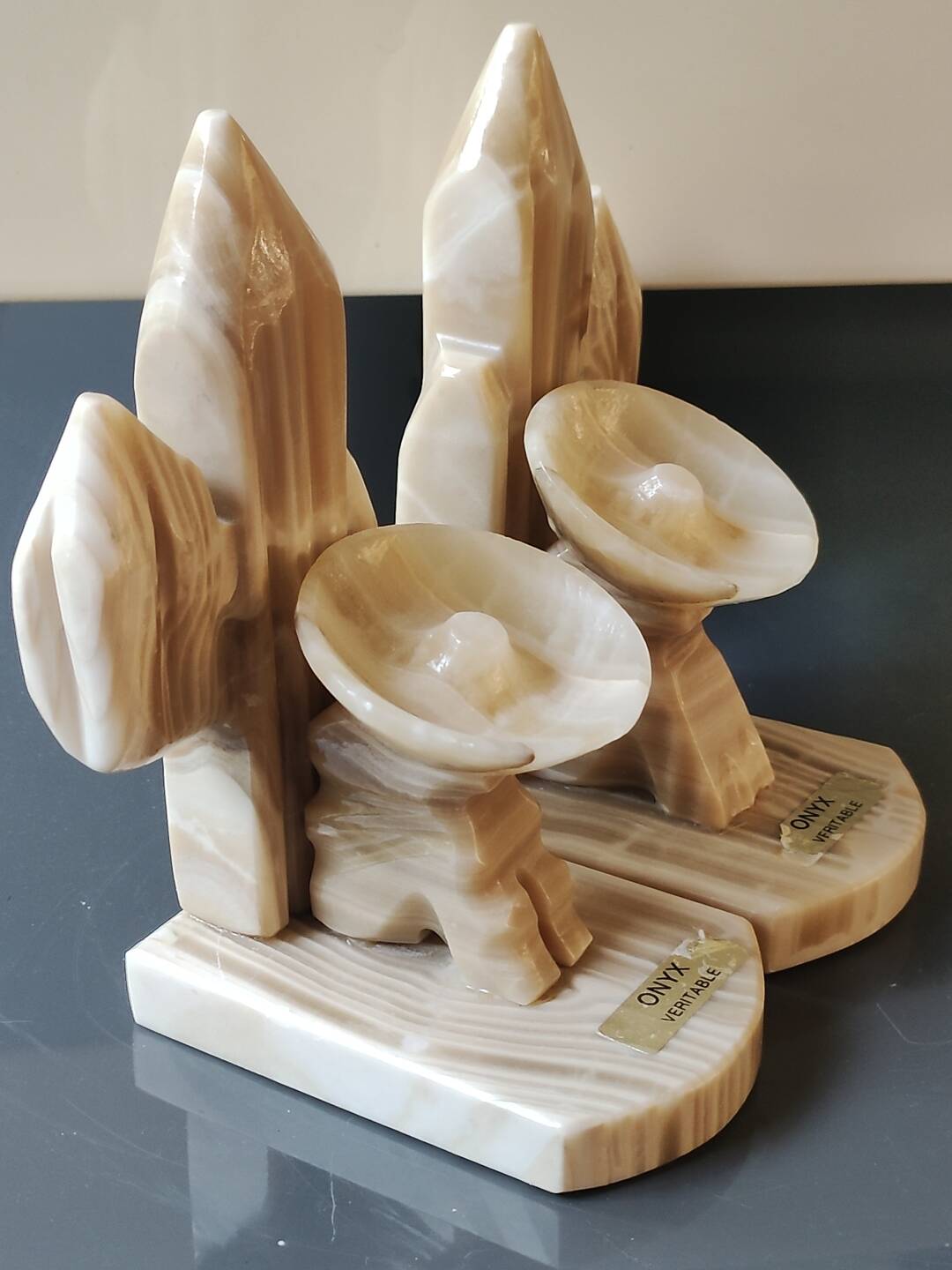 Serre Livres Mexicain en Sombrero/assoupis contre Cactus. En onyx.