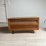 Coffre en bois et rotin