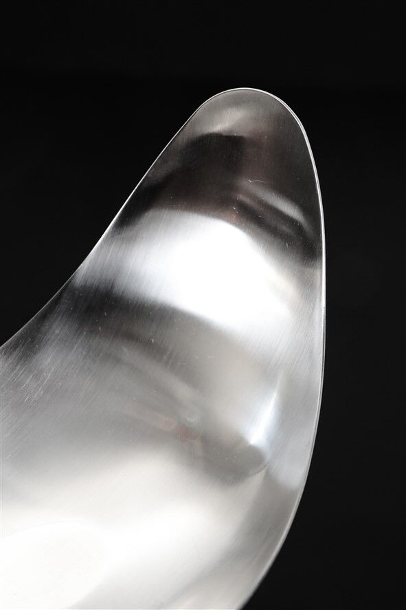 “Leaf” bowl / medium size / Helle Damkjær for Georg Jensen / brushed stainless steel / asymmetrical / Danish modern design