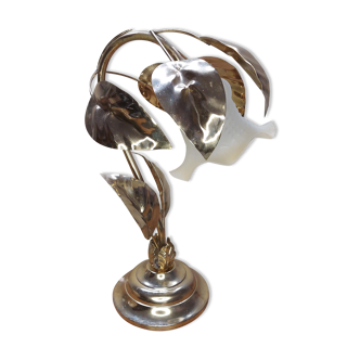 Gold metal flower lamp