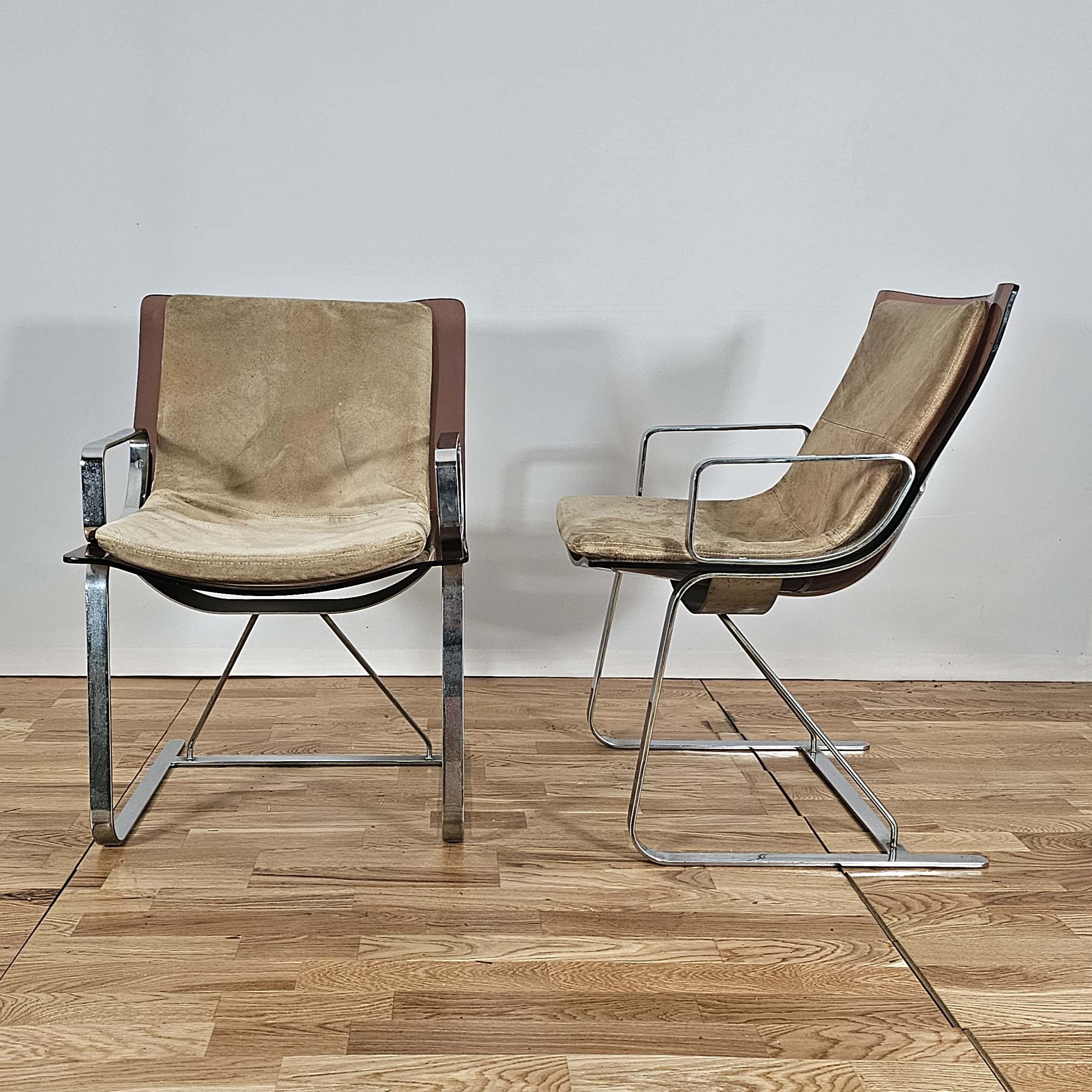 Apelbaum-Paris, pair of armchairs attributed to Raphaël in smoked plexiglass and chrome, 1960/1970