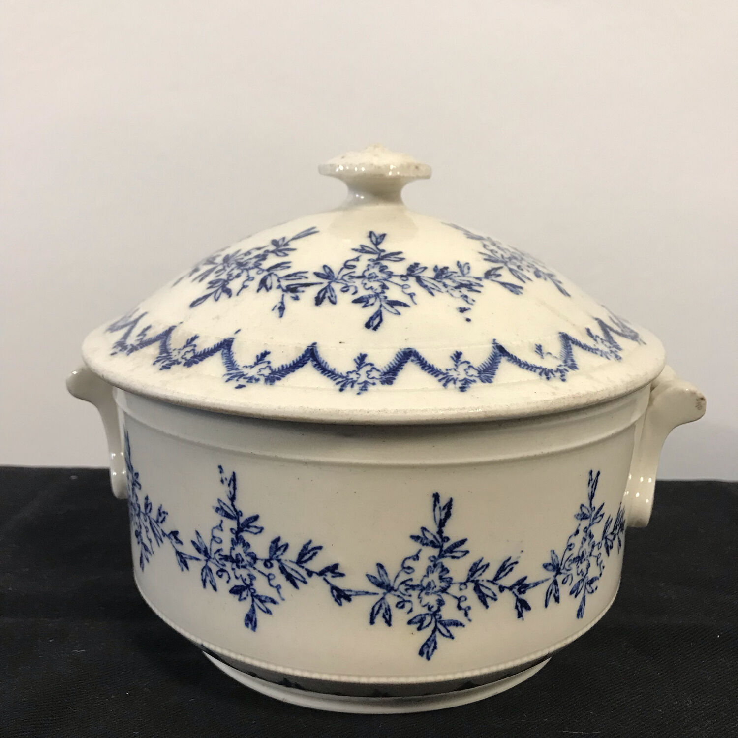Tureen St Uze