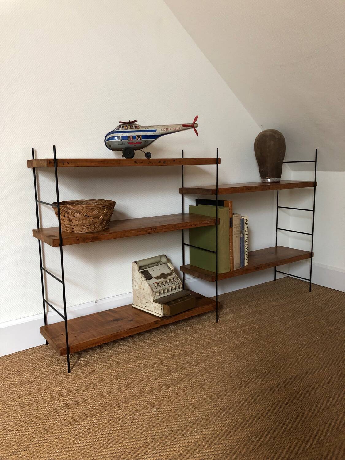Wall shelf