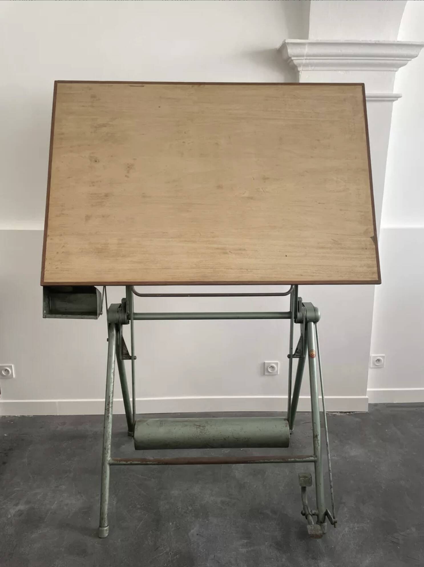 Heliolith Paris Lyon drawing table