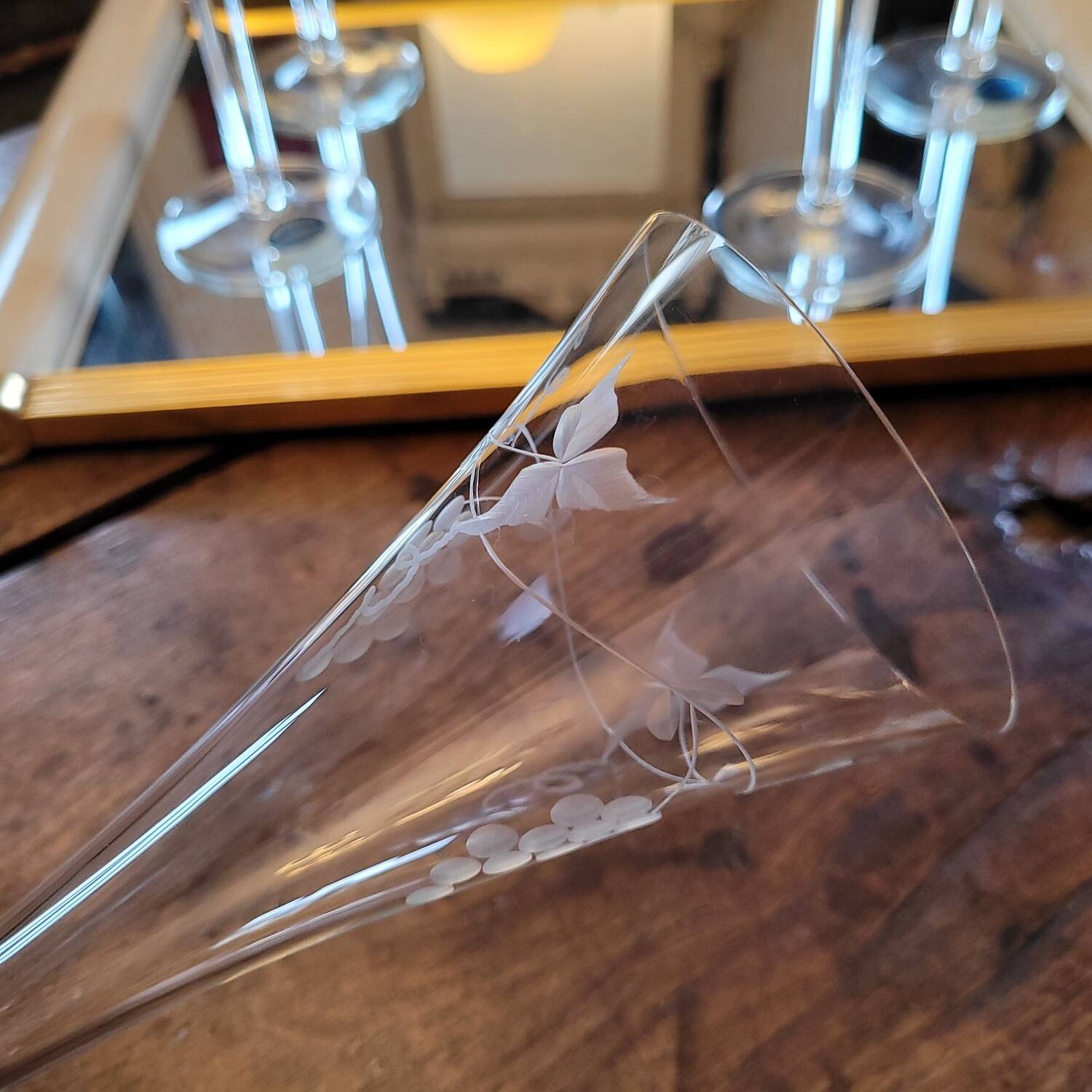 Romanart champagne flutes, mouth-blown, engraved grapes