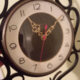 Horloge pendule murale fer forgé, de Vedette Transistor