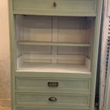 Meuble vert de gris