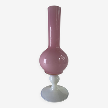 Vase en opaline rose