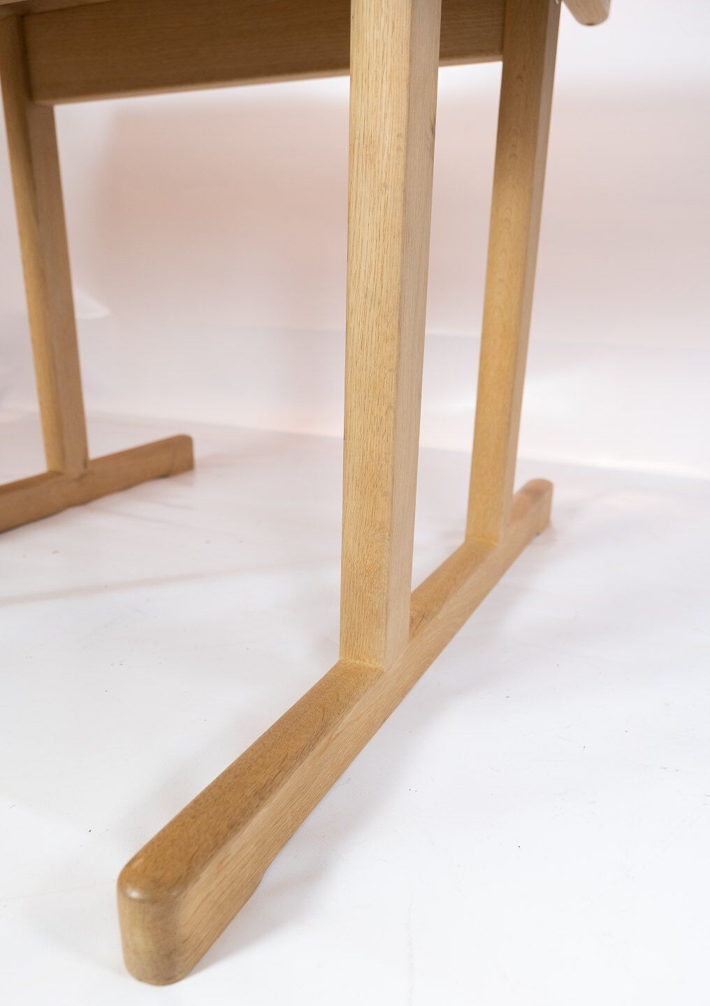 Shaker dining table, model C18 by Børge Mogensen