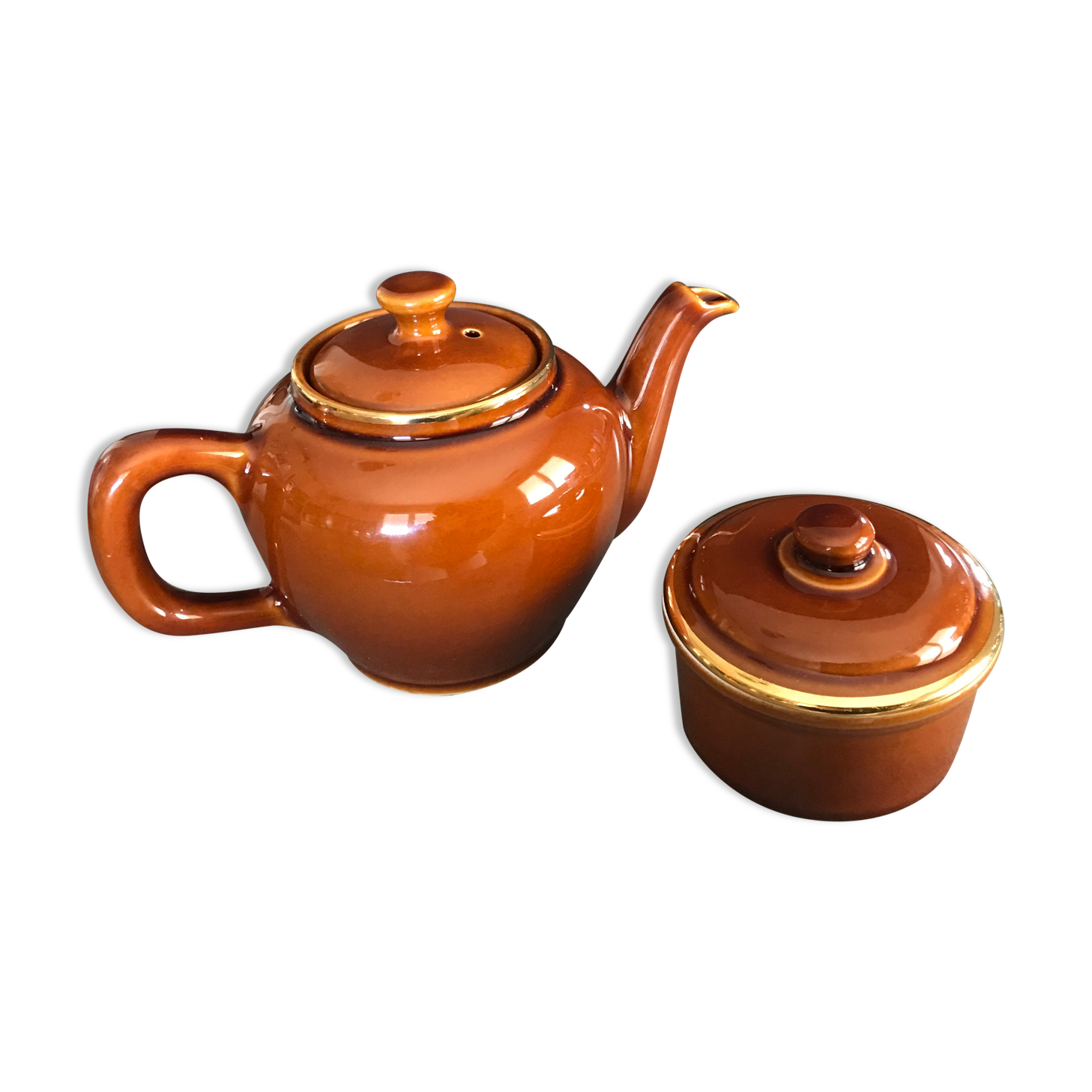 Teapot AND sugarpot