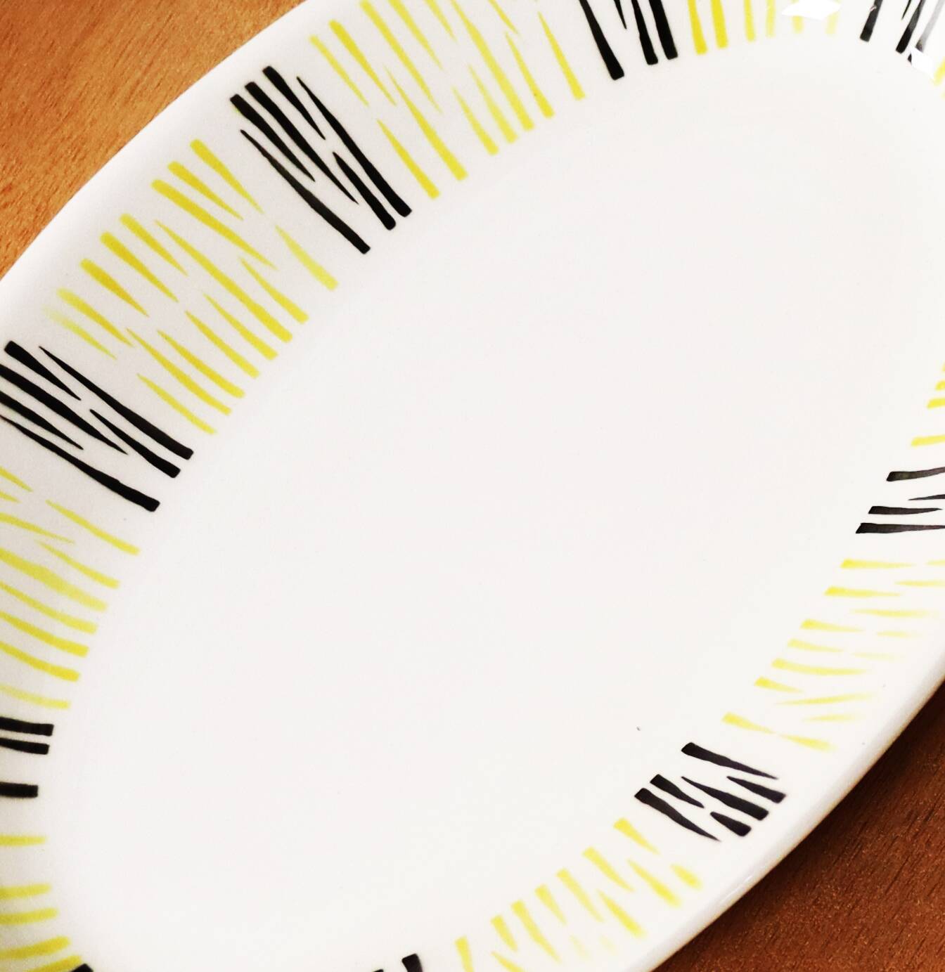 Two small serving dishes