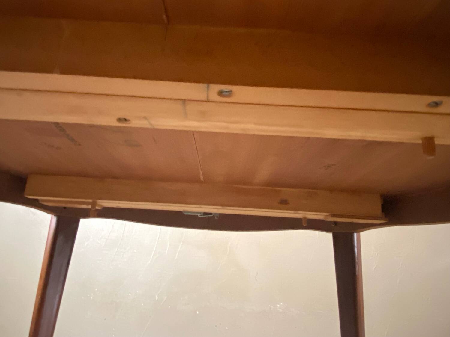 Vintage French house extendable round table (very large when unfolded)